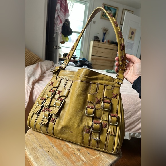 Cromia Handbags - Vintage genuine leather purse with cute fringe details